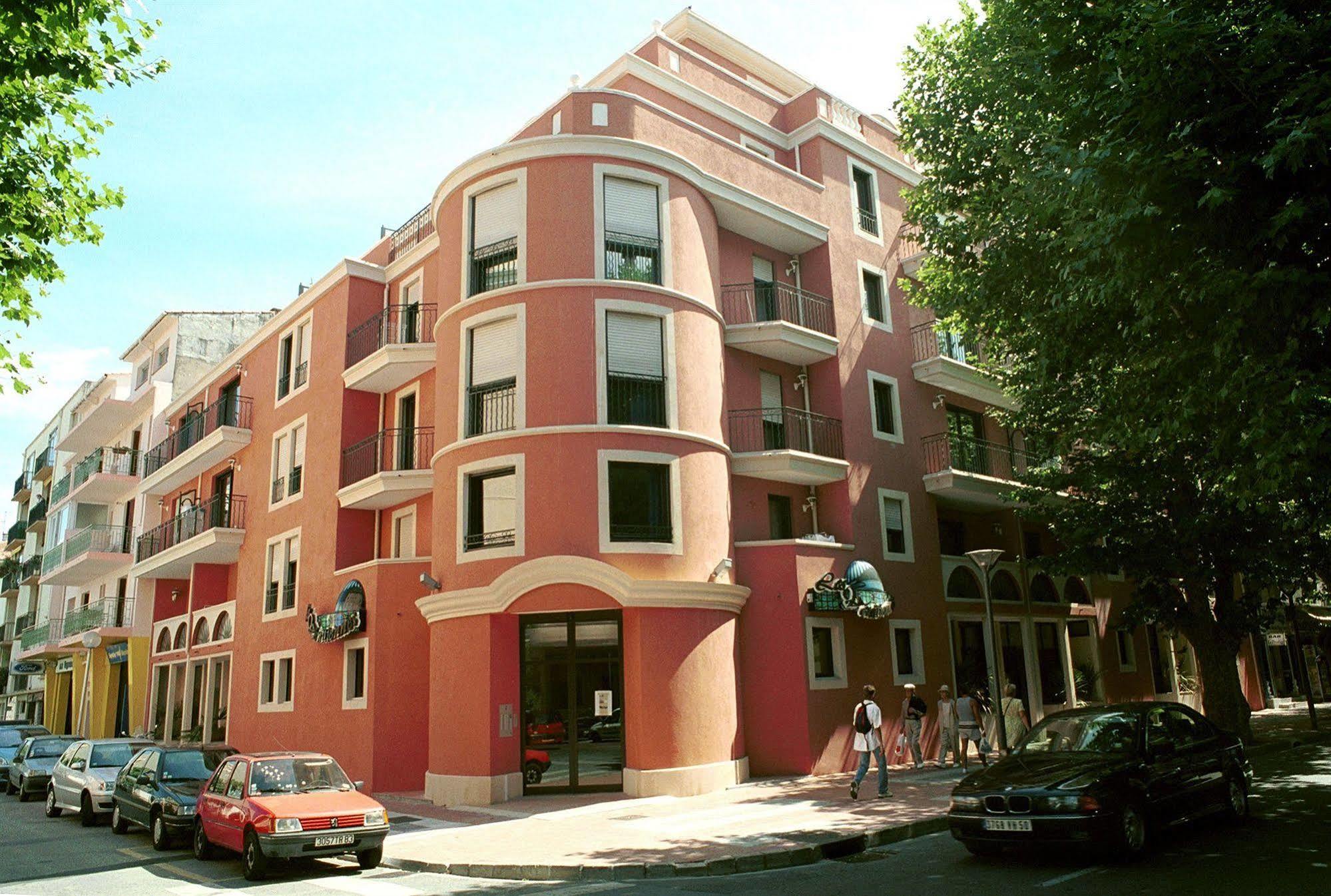 Residences Les Venitiennes Saint-Raphaël Exteriör bild